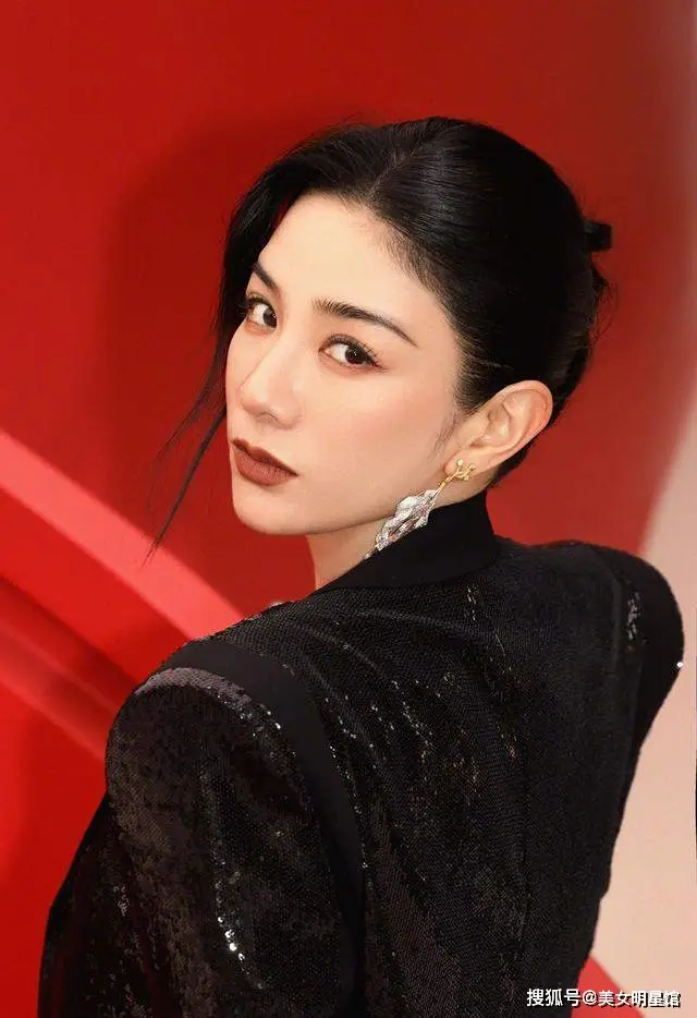  黄奕 